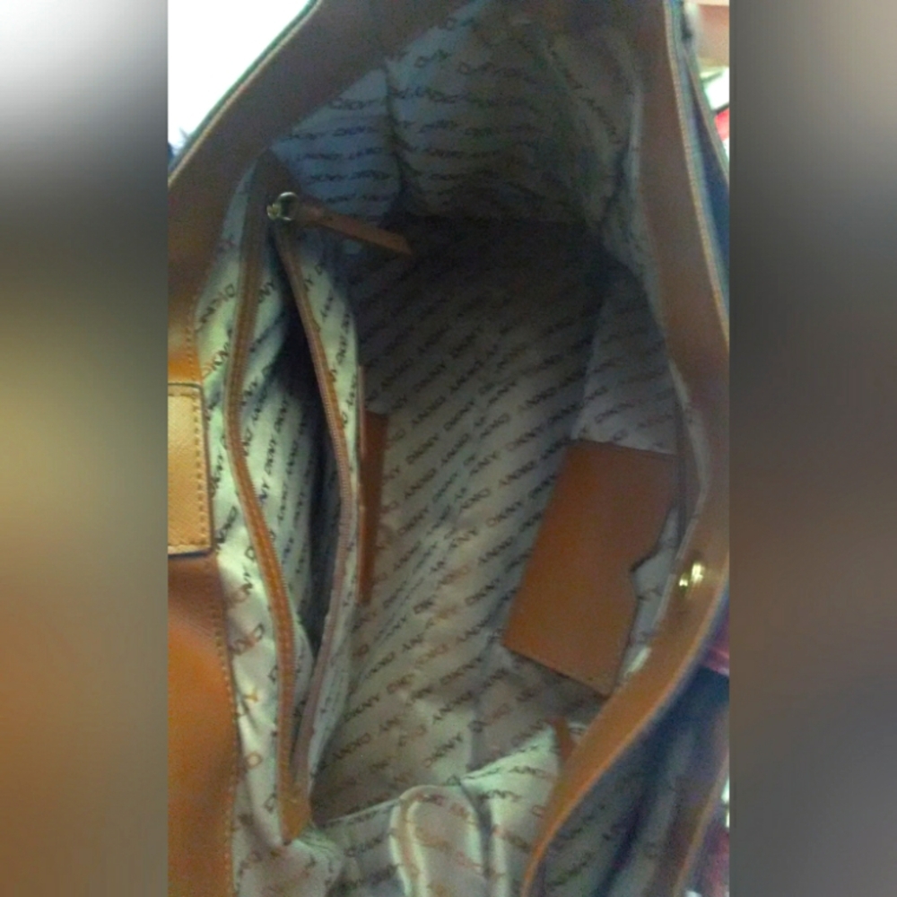 LIKE NEW 100% LEATHER PURSE/ BAG BY DKNY LARGE SZ. DEEP BURGUNDY CROC. EMBOSSED - Picture 14 of 15